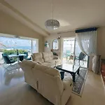 2 Bedrooms With Amazing View And Private Jacuzzi Prázdninový dům *